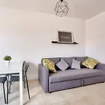 Nice 1 Bed 50M From The Beach In Frejus